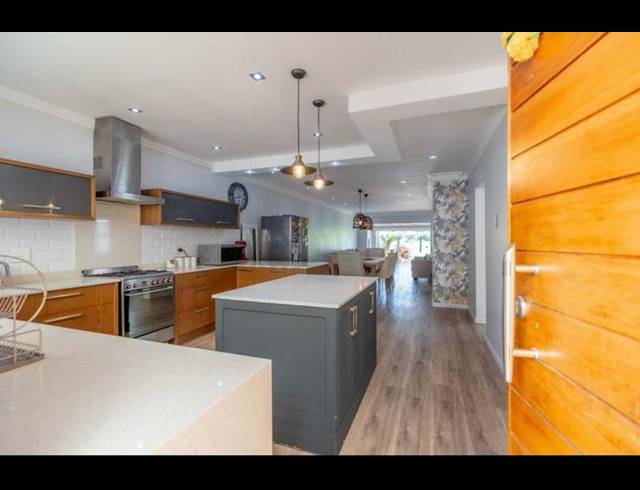 3 BEDROOM COMPLEX FOR SALE IN UMGENI PARK